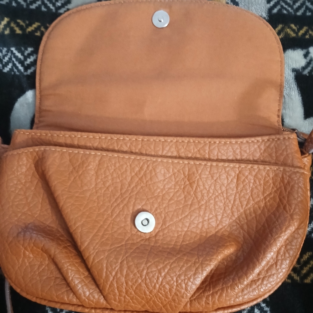 Elegant Tan Leather Shoulder Bag Rosetti